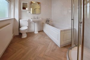 En-suite Bathroom- click for photo gallery